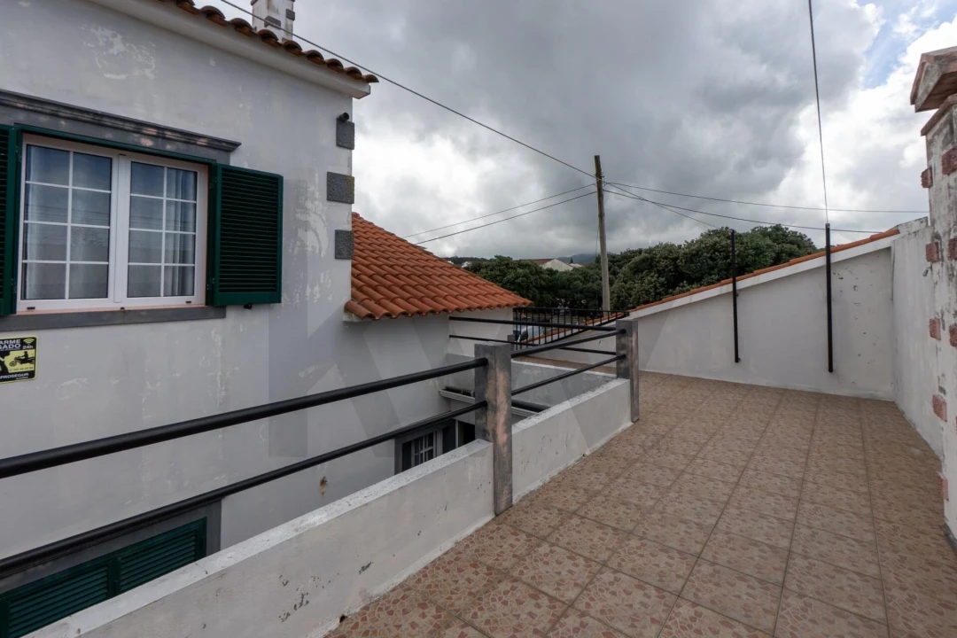 Moradia T3 para Venda em Rabo de Peixe Foto 27