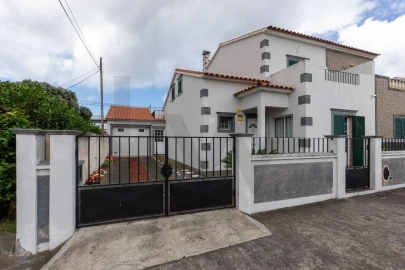 Moradia T3 para Venda em Rabo de Peixe