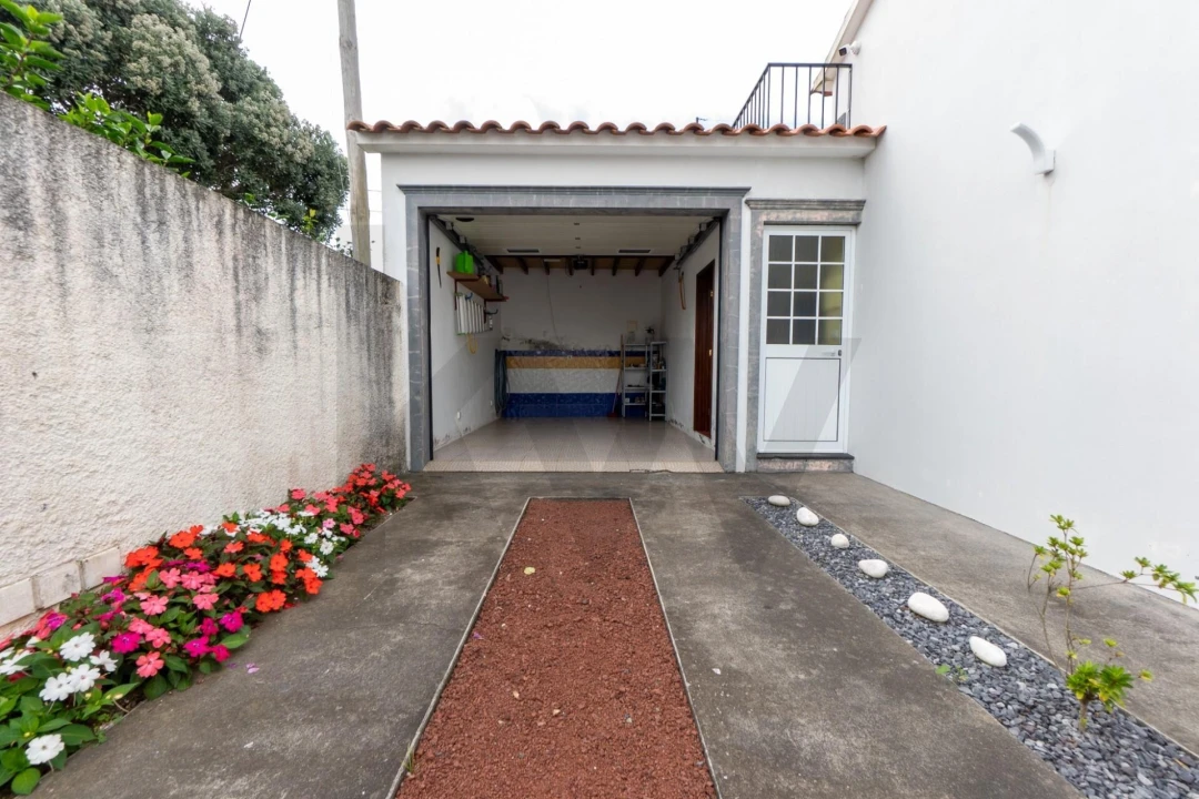 Moradia T3 para Venda em Rabo de Peixe Foto 31