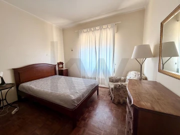 Apartamento T4 para Venda em Oeiras e São Julião da Barra, Paço de Arcos e Caxias