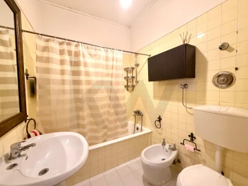 Apartamento T4 para Venda em Oeiras e São Julião da Barra, Paço de Arcos e Caxias