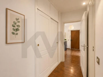 Apartamento T4 para Venda em Oeiras e São Julião da Barra, Paço de Arcos e Caxias