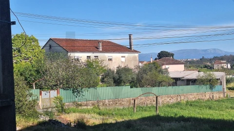 Moradia T3 para Venda em Cabanas de Viriato