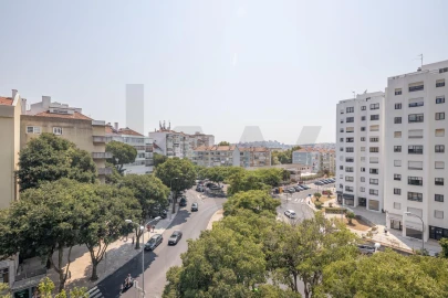 Apartamento T3 para Arrendamento em Benfica