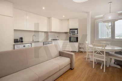 Apartamento T3 para Arrendamento em Benfica