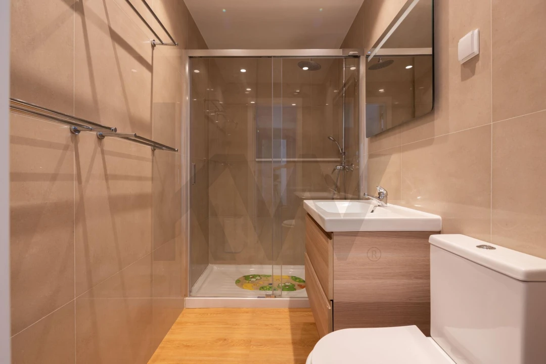 Apartamento T3 para Arrendamento em Benfica Foto 9