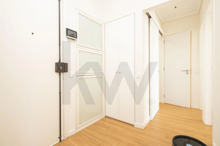 Apartamento T3 para Arrendamento em Benfica Foto 2
