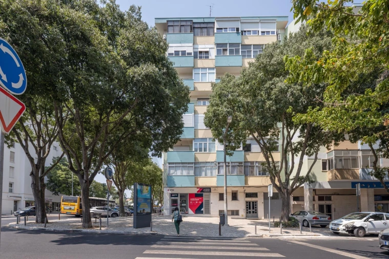 Apartamento T3 para Arrendamento em Benfica Foto 22