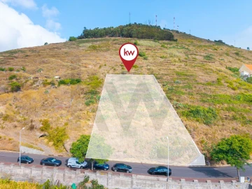 Terreno para Venda em Caniço