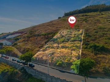 Terreno para Venda em Caniço