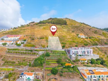 Terreno para Venda em Caniço