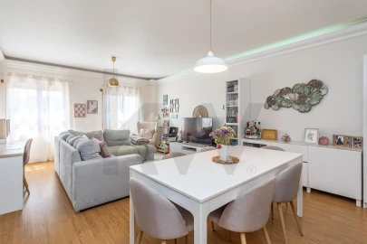 Apartamento T2 para Venda em Venteira