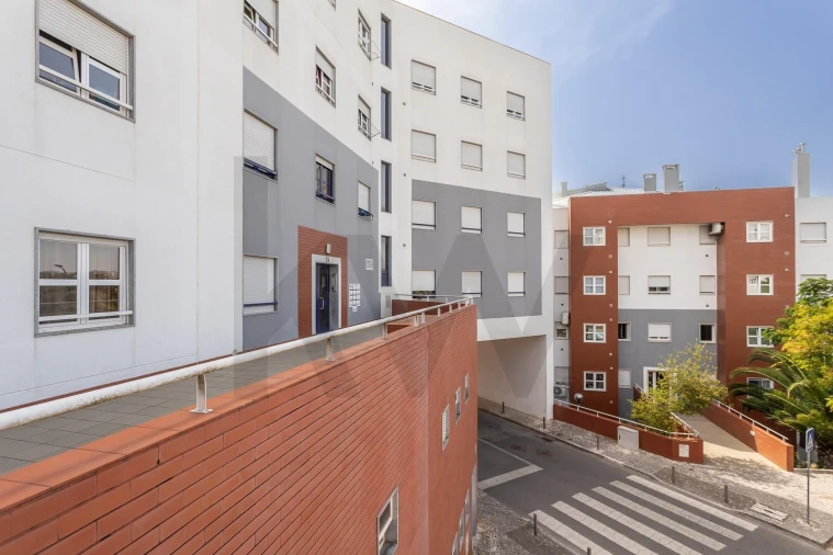 Apartamento T2 para Venda em Venteira Foto 36