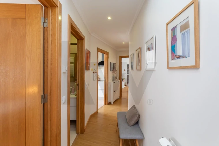 Apartamento T2 para Venda em Venteira Foto 24