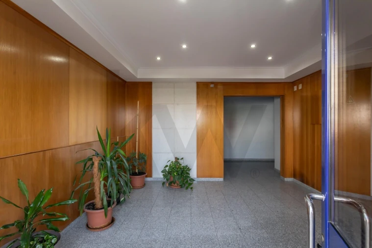 Apartamento T2 para Venda em Venteira Foto 30