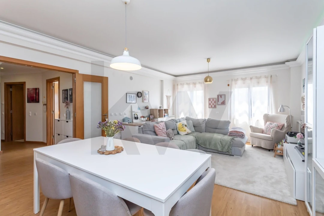 Apartamento T2 para Venda em Venteira Foto 3