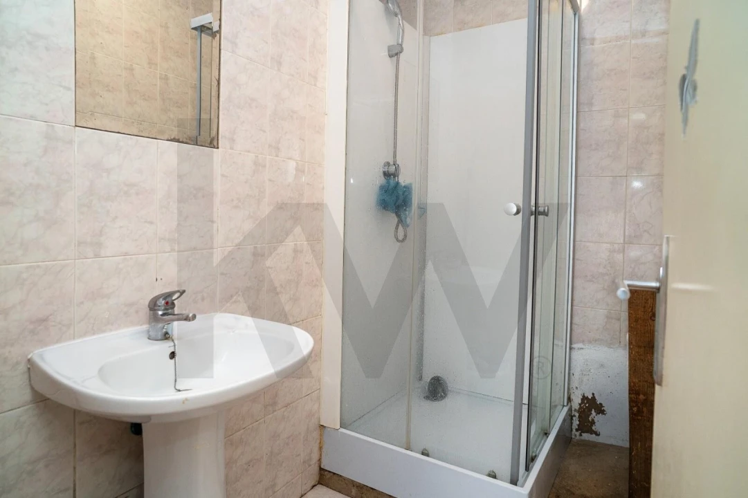 Apartamento T3 para Venda em Corroios Foto 23
