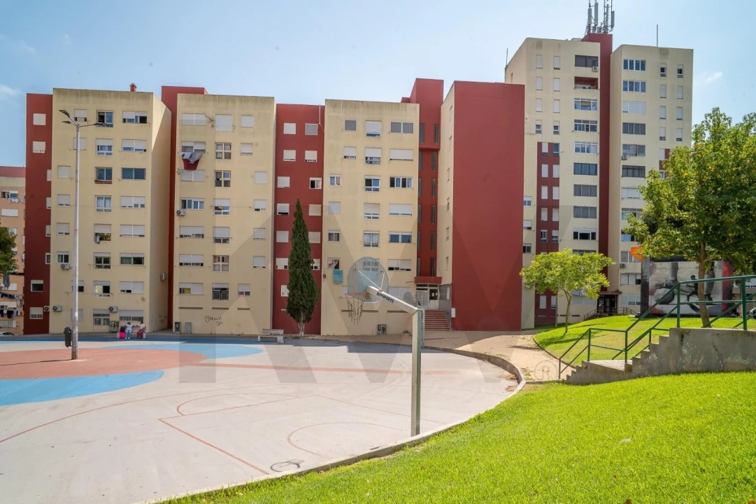 Apartamento T3 para Venda em Corroios Foto 2