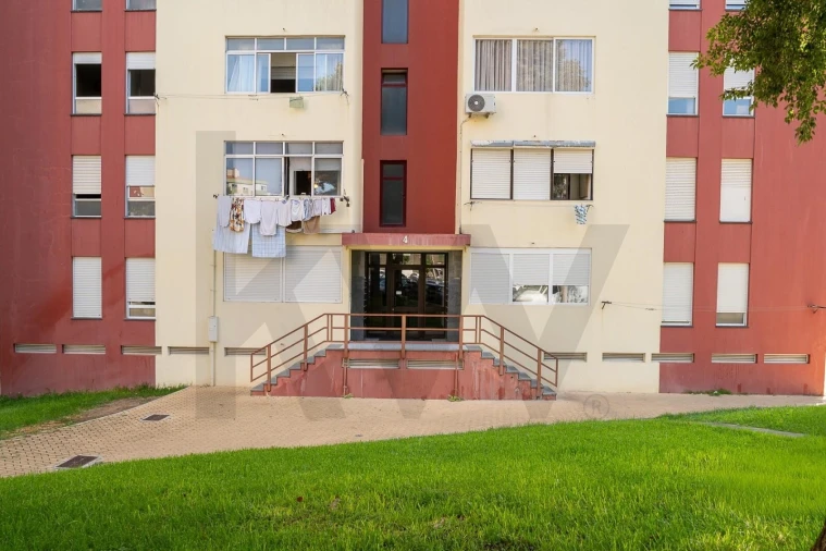 Apartamento T3 para Venda em Corroios Foto 3