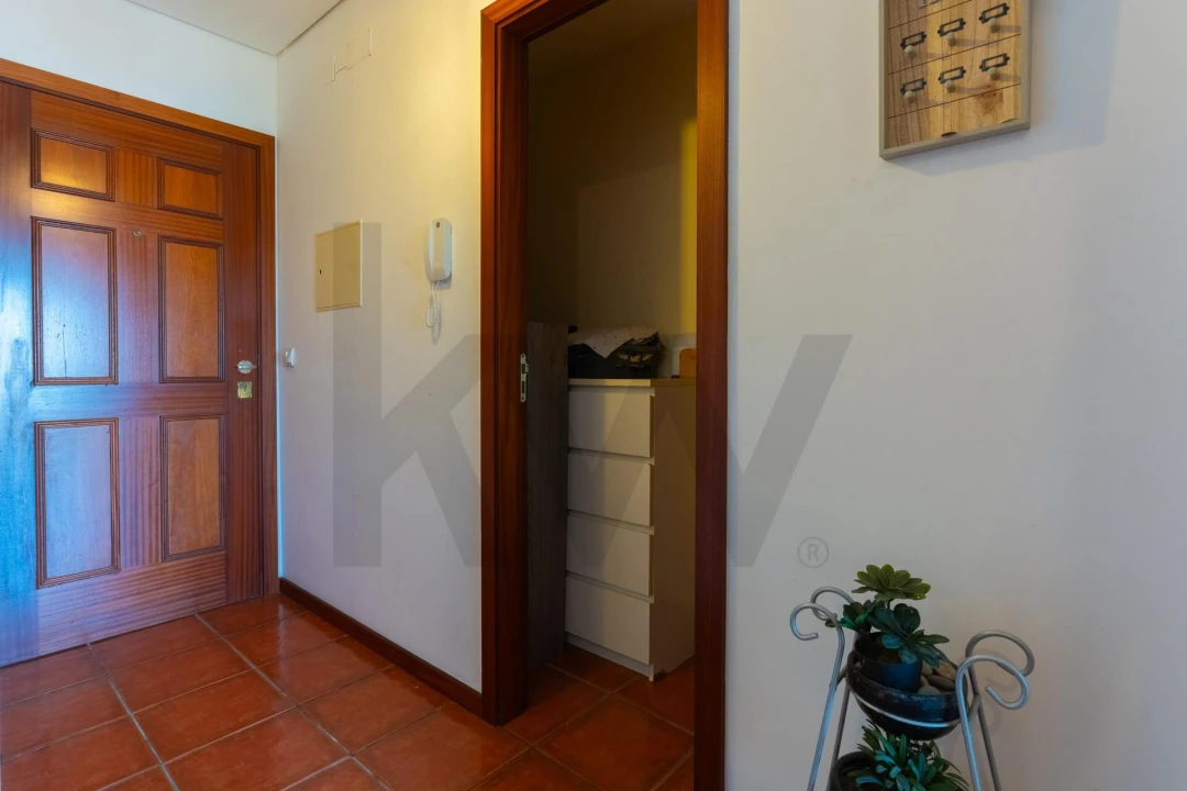 Apartamento T1 para Venda em Eixo e Eirol Foto 1