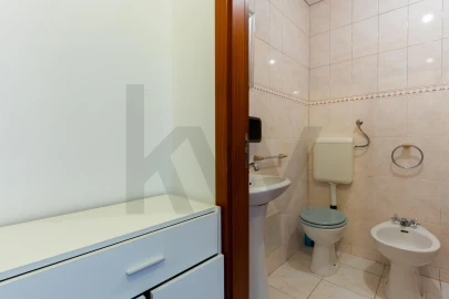 Apartamento T1 para Venda em Eixo e Eirol