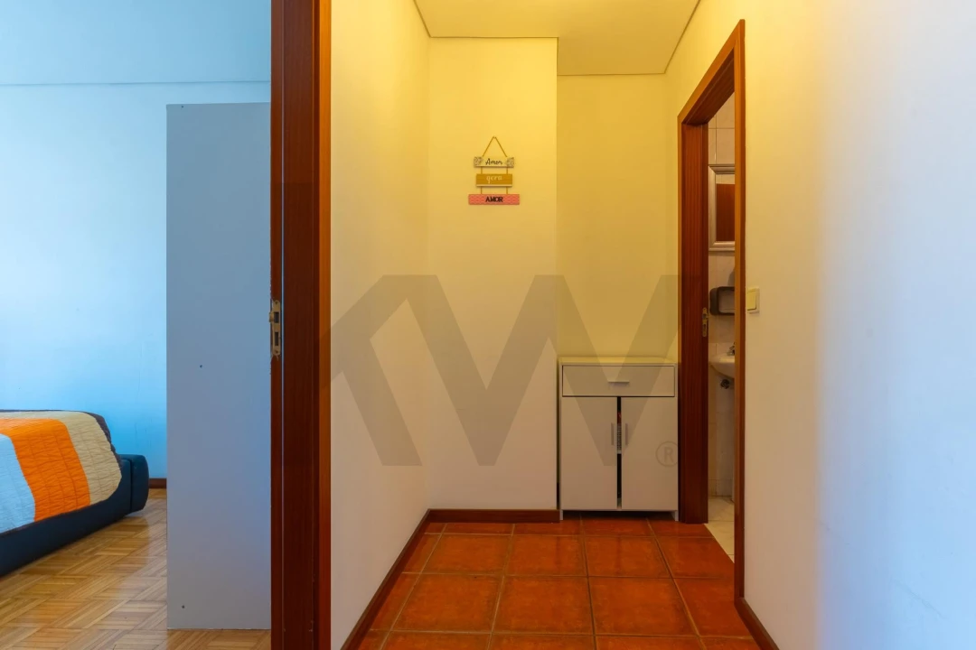 Apartamento T1 para Venda em Eixo e Eirol Foto 16