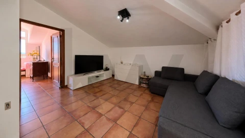 Moradia T5 para Venda em São Gonçalo