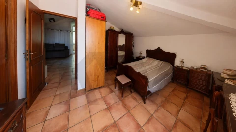 Moradia T5 para Venda em São Gonçalo