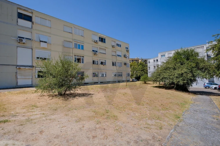 Apartamento T2 para Venda em Olivais Foto 39