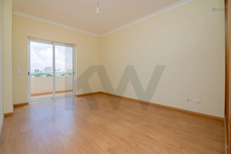 Apartamento T3 para Venda em Portimão Foto 16