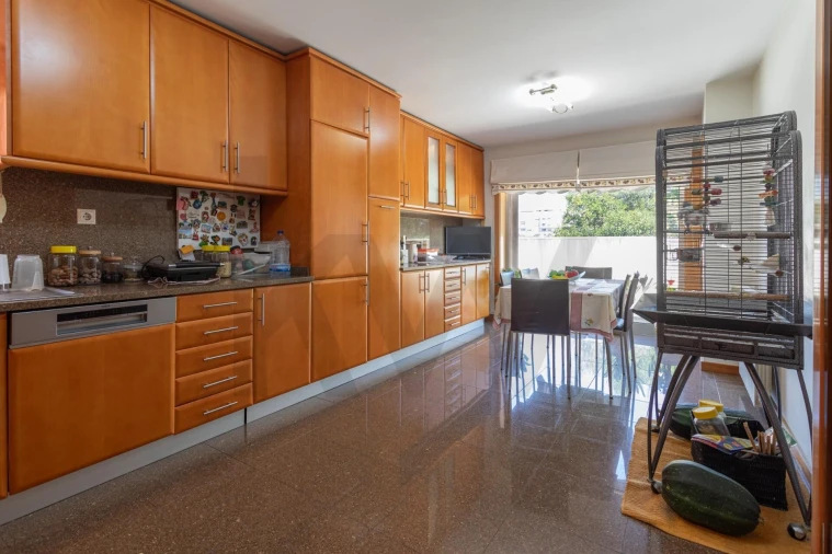 Moradia T3 para Venda em Cidade da Maia Foto 14