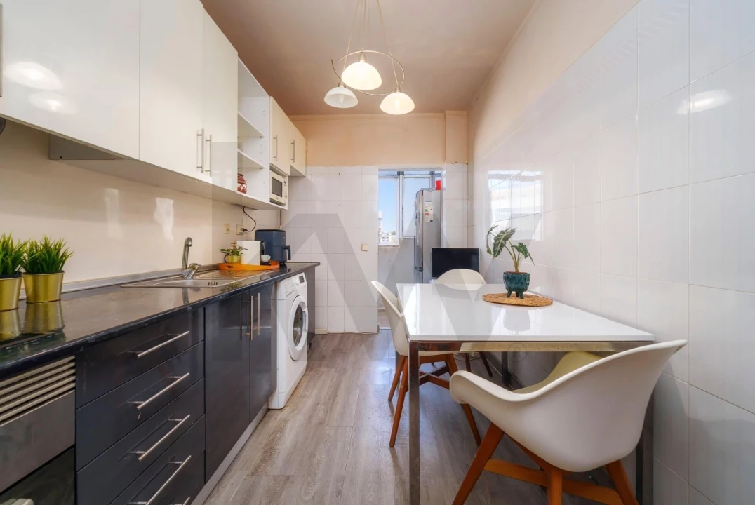 Apartamento T3 para Venda em Faro (Sé e São Pedro) Foto 1
