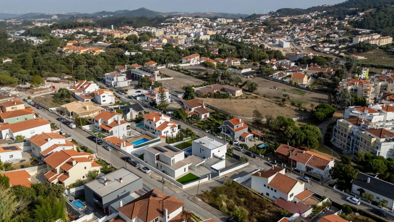 Moradia T3 para Venda em Venda do Pinheiro e Santo Estêvão das Galés Foto 50