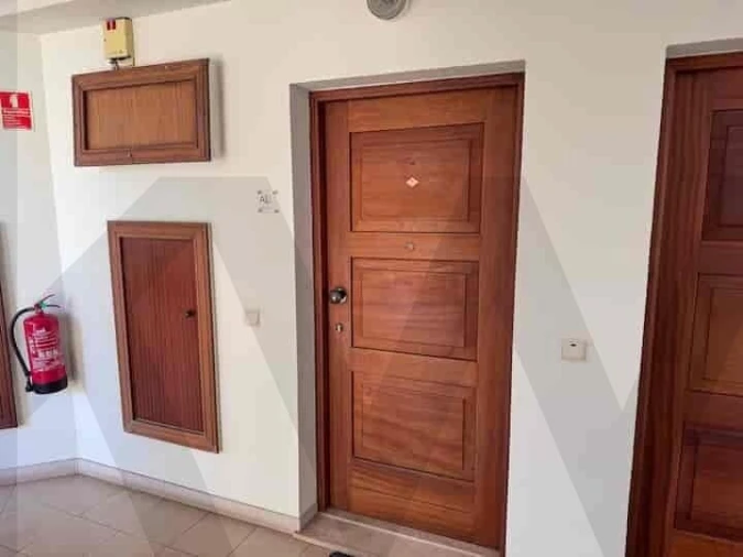 Apartamento T1 para Arrendamento em Caniço Foto 21