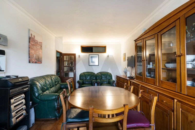 Apartamento T2 para Venda em Vilar de Andorinho Foto 5