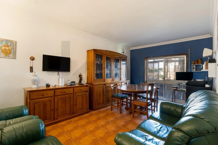 Apartamento T2 para Venda em Vilar de Andorinho Foto 4