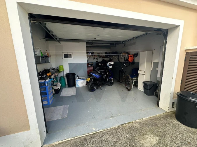 Moradia T4 para Venda em Vila do Porto Foto 18