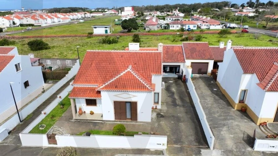 Moradia T4 para Venda em Vila do Porto