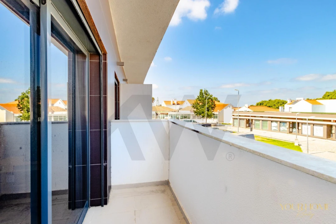 Apartamento T2 para Venda em Alcochete Foto 11
