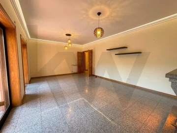 Apartamento T3 para Arrendamento em Viseu