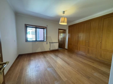 Apartamento T3 para Arrendamento em Viseu