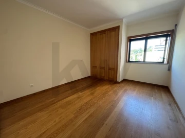 Apartamento T3 para Arrendamento em Viseu