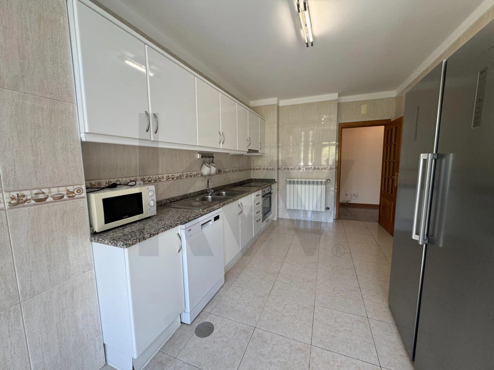 Apartamento T3 para Arrendamento em Viseu Foto 7