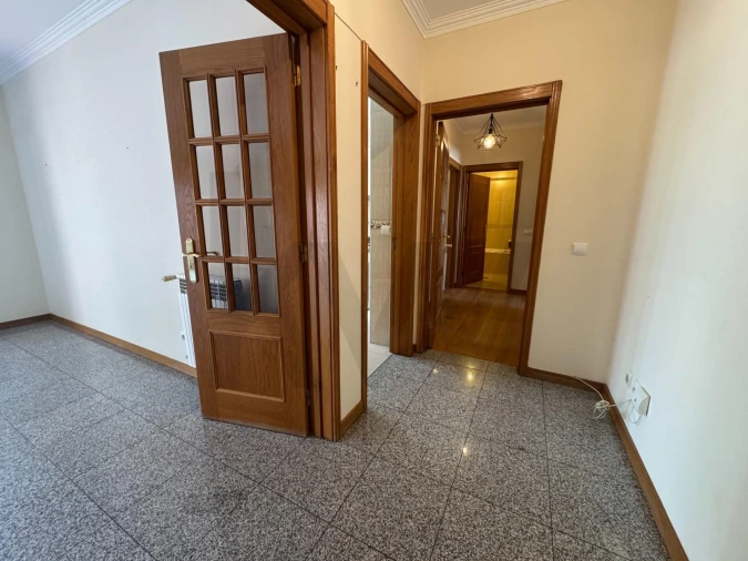 Apartamento T3 para Arrendamento em Viseu Foto 3