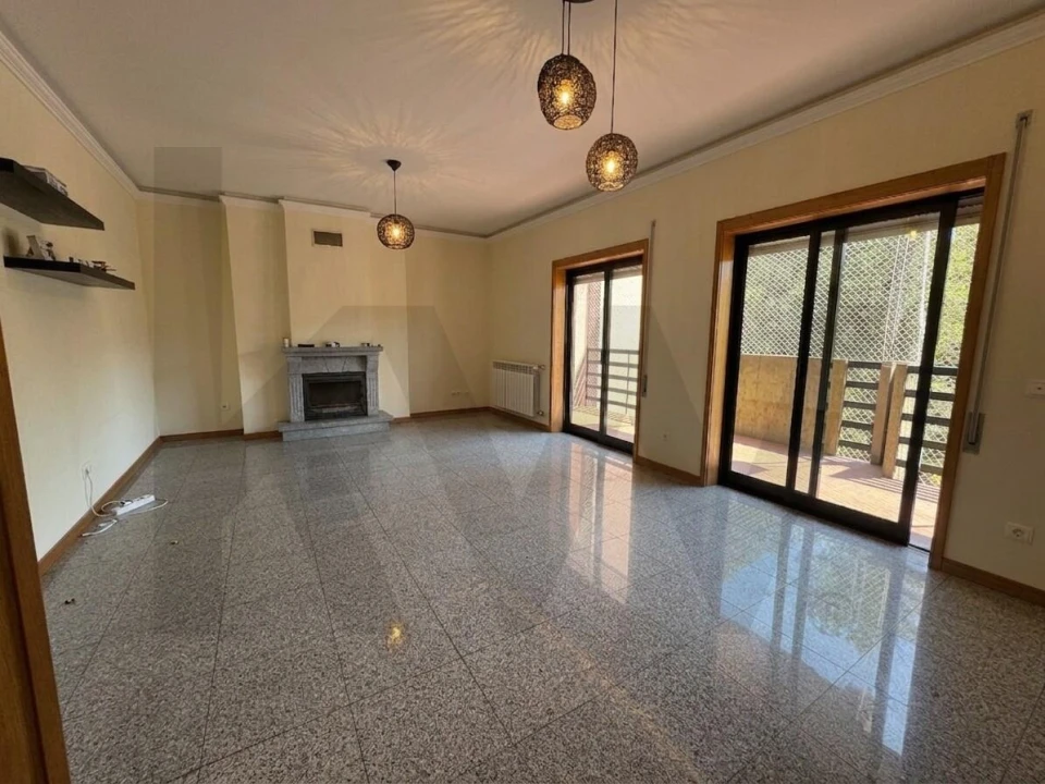 Apartamento T3 para Arrendamento em Viseu Foto 2