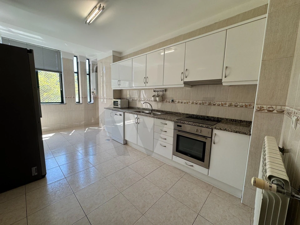 Apartamento T3 para Arrendamento em Viseu Foto 6