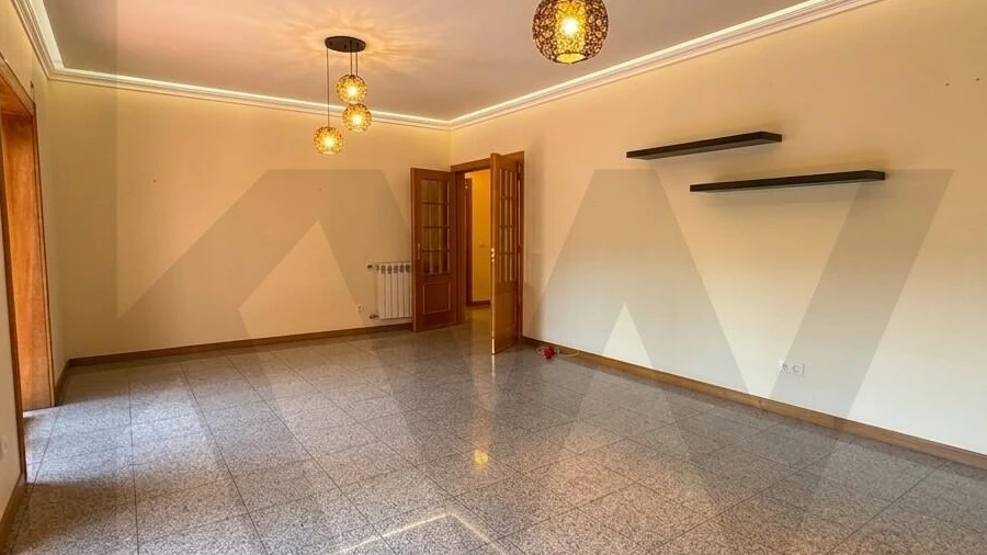 Apartamento T3 para Arrendamento em Viseu