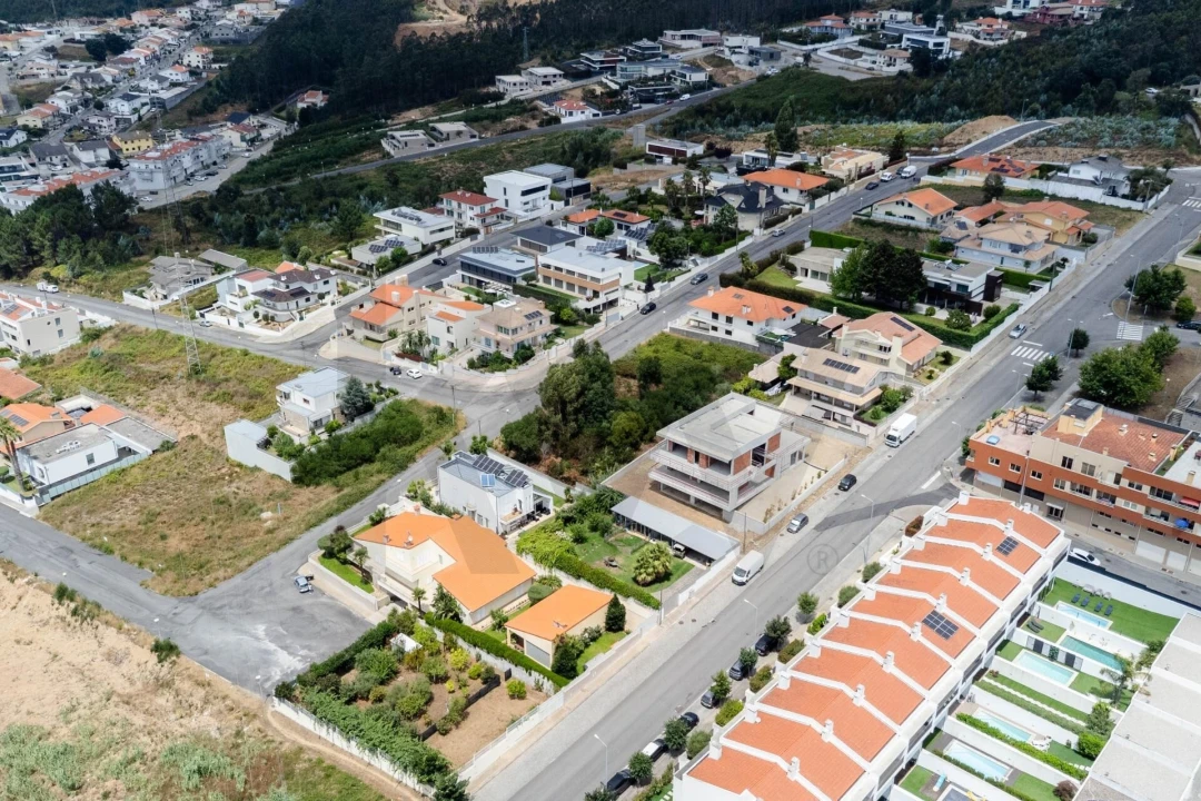 Terreno para Venda em Escapães Foto 13