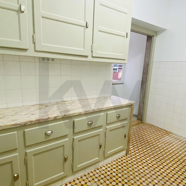 Apartamento T3 para Arrendamento em Alvalade Foto 3