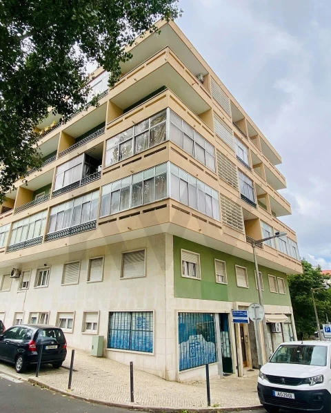 Apartamento T3 para Arrendamento em Alvalade
